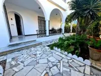 Rdc de villa (s 3) meublé à la Marsa - 2