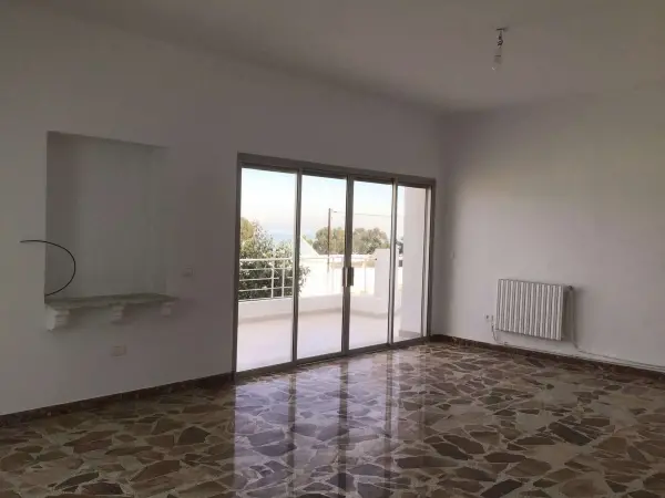 Etage de villa S 3 à la Marsa