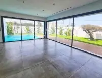 Villa De Luxe de Style Minimaliste S+4 à vendre à La Soukra - 3