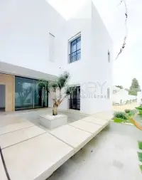 Somptueuse Villa avec piscine à louer à La Soukra - 9