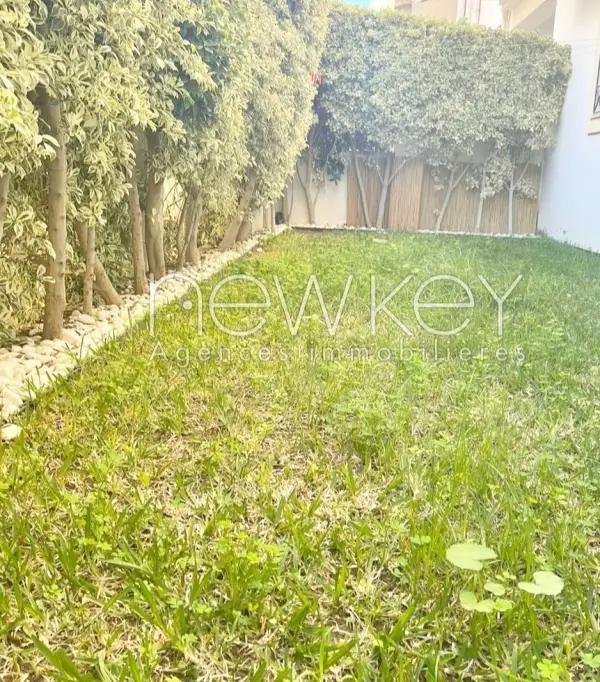 Un Rez-de-chaussée S4 avec jardin à Cité Les Plamerais
