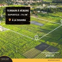 Un Terrain de 751 m² à La Soukra - 1