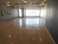 Fond de Commerce à vendre sur la route principale de La Soukra - 1