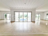 Villa de Maître à Louer à La Soukra - 2