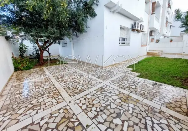 S+3 avec jardin à Sidi Daoued