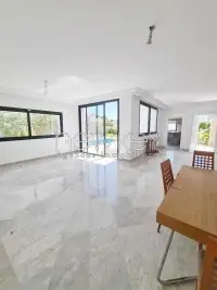 Villa Haut Standing S4 à vendre à La Soukra - 2