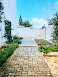Une Superbe Villa S+4 à La Soukra - 9