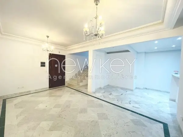 Un Duplex S2 à louer à La Soukra