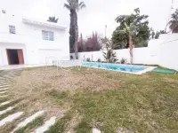 Une Belle Villa avec piscine à louer à La Soukra - 1