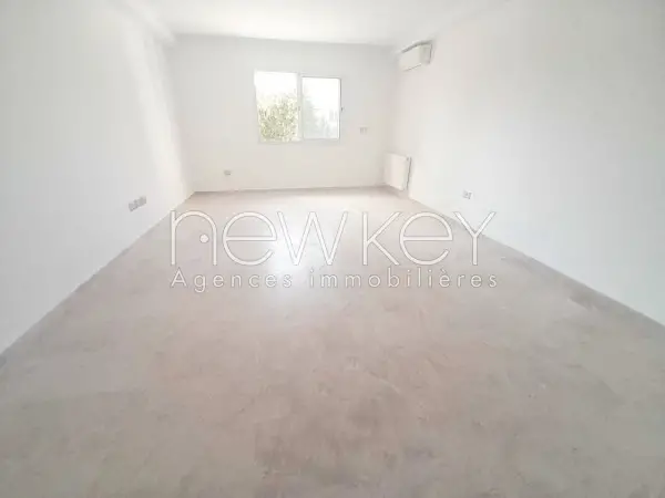 Bel Appartement S2 à louer à La Soukra