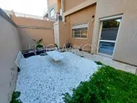 Appartement s2 vide avec jardin - 2