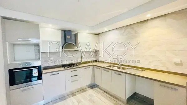 Bel Appartement S2 avec jardin à La Soukra