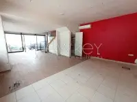 Local commercial à vendre aux berges du lac 2 - 4