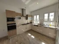 Triplex s+4 meublé avec ascenseur à Gammarth - 7