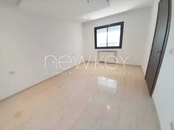 Bel Appartement s1 à vendre à La Soukra