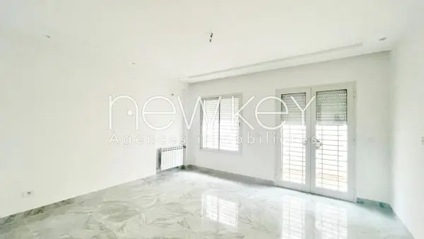 Superbe Appartement Neuf S2 avec terrasse à La Soukra