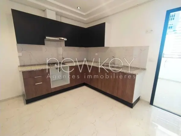 Un Appartement S2 Neuf à vendre à La Soukra