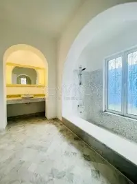 Une Belle villa avec piscine à louer à La Soukra - 11