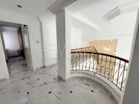 Duplex s+4 avec piscine à la Marsa - 9