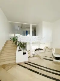 Immeuble de 9200 m² à vendre à Charguia - 1