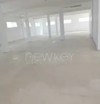 Un Local à usage industriel ou commercial à louer La Soukra - 2