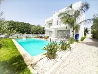 Une Superbe Villa de Maître à vendre à La Soukra - 1