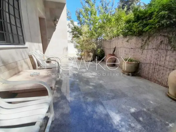 Appartement S+1 avec terrasse bien meublé à Ain Zaghouan