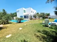 Une somptueuse Villa de Maître Meublée à La Soukra - 2