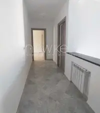 Un immeuble R+2 à vendre à La Soukra - 5