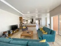 Villa S+5 Avec Piscine à Vendre à Chotrana 2 - 2