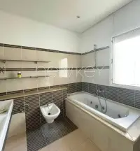 Une Villa S+3 avec piscine à louer à Ain Zaghouan nord - 4