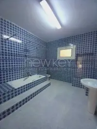 Villa s+4 à Carthage - 1