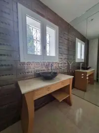 Un splendide triplex S+5 à louer à Gammarth - 20