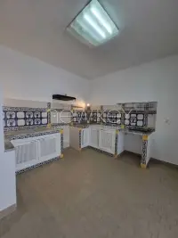 Appartement en rez-de-chaussée S+3 à louer à la Marsa - 6