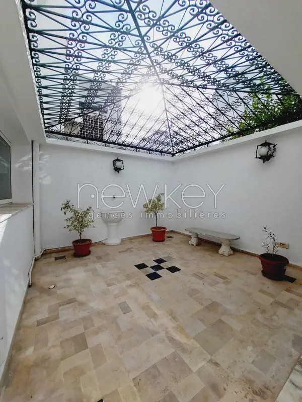 Villa jumelée S5 vide à la Marsa