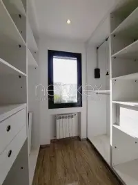Villa S+3 à louer à Gammarth - 9