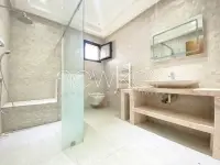 Villa S+3 Avec Jardin à Vendre à Chotrana 2 - 9