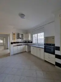 Joli RDC de villa s+3 à Gammarth - 16