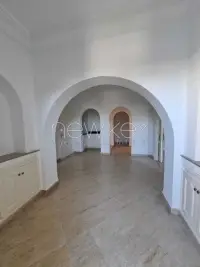 Joli RDC de villa s+3 à Gammarth - 10