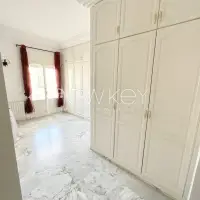 Villa avec jardin à vendre à Ennasr 1 - 9