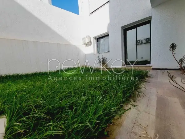 Magnifique rez de jardin S+2 à louer
