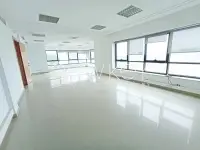 Trois étages de bureaux à louer aux Berges du Lac 1 - 1