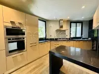 Villa moderne avec piscine et jardin à louer au Lac 2 - 5