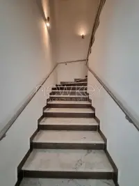 Duplex s+5 avec piscine - 8