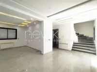 Une Villa S+3 avec jardin à louer à La Soukra - 2