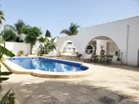 Une Fastueuse Villa de plain-pied à vendre à La Soukra - 1