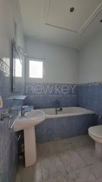 Etage de villa s+3 à la Marsa avec studio - 11