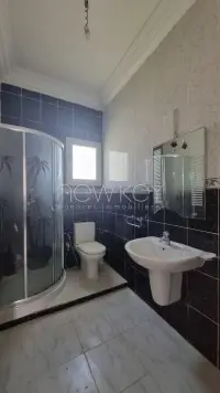 Etage de villa s+3 à la Marsa avec studio - 2