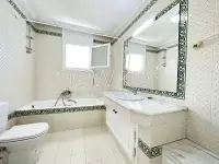 Villa avec piscine à louer aux Berges du Lac 1 - 11