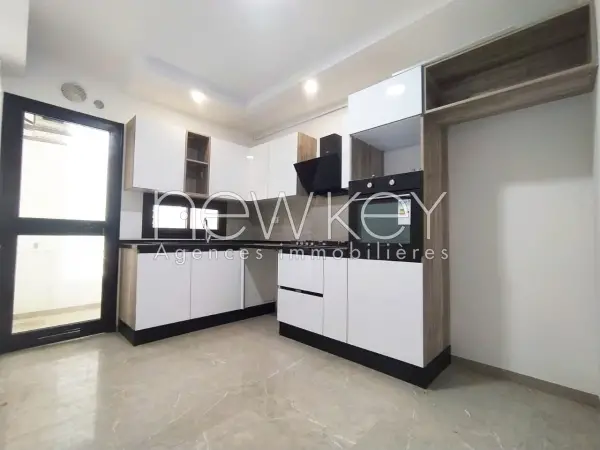 Appartement S+2 neuf à La Soukra
